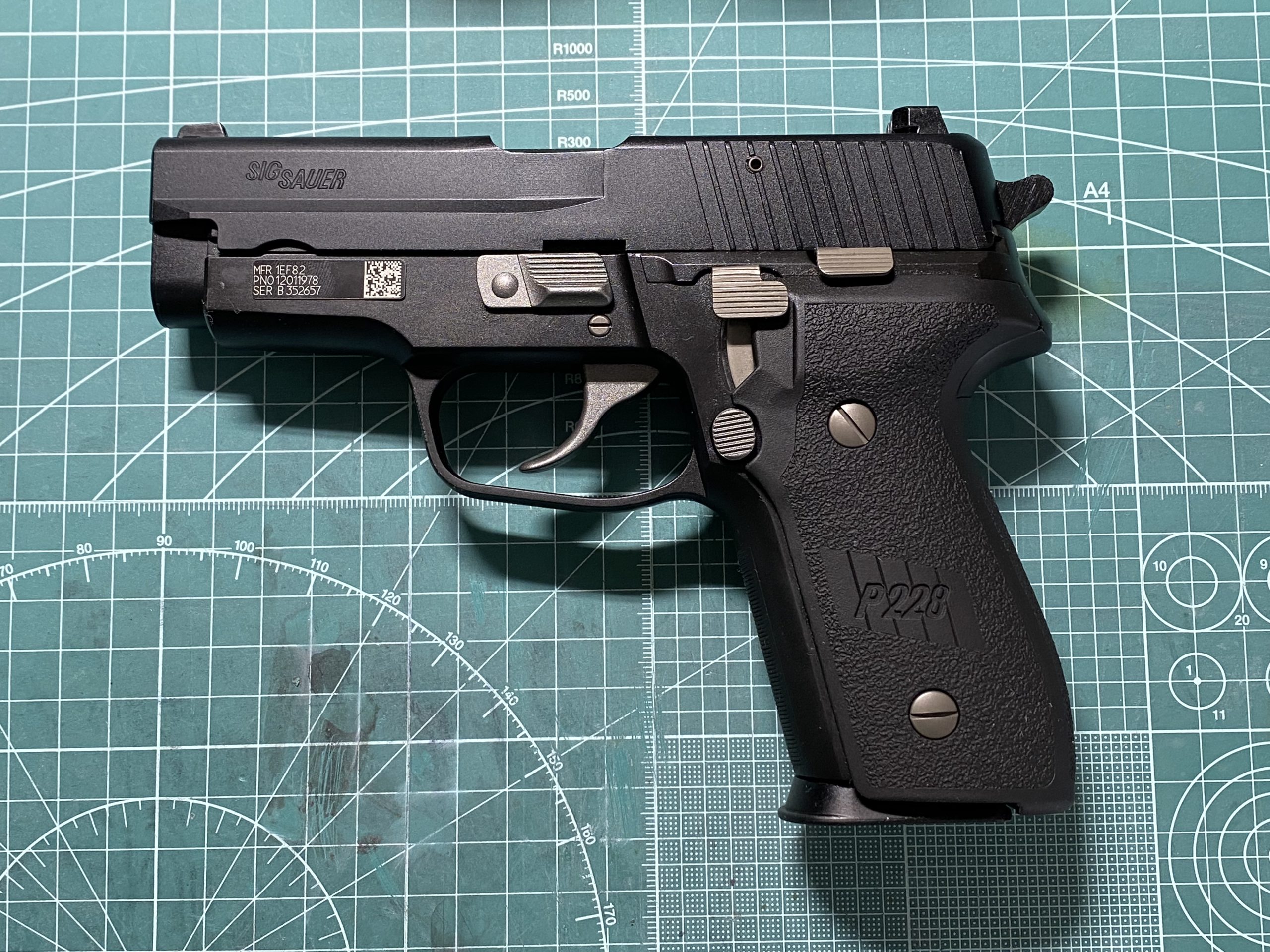 タナカワークス製SIGSAUER P228  2トーンモデル